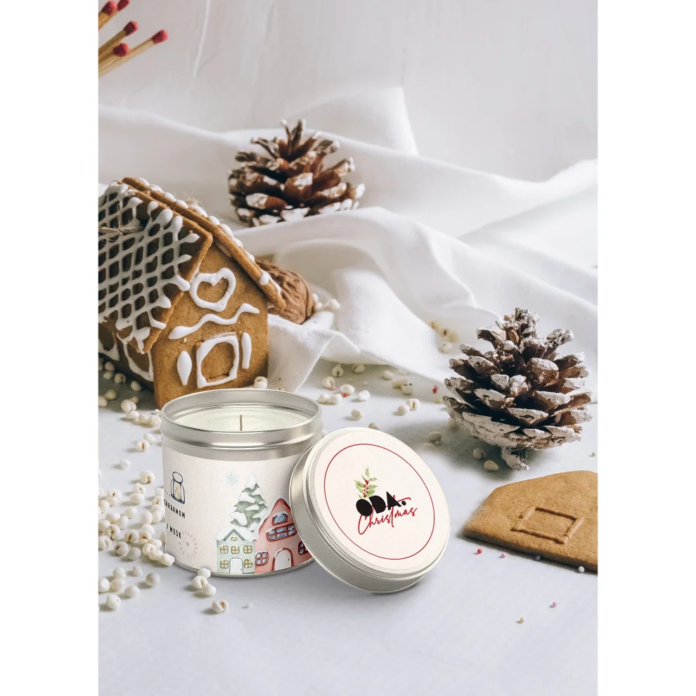 ODA.products - Woody & Sweet Tin Candle Christmas Collection