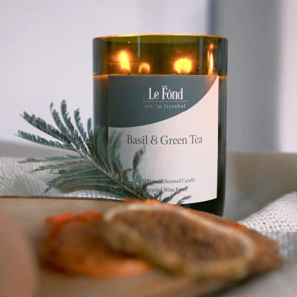 Studio Le Fond - Atık Şişelerden Dönüştürülmüş Mum - Basil & Green Tea