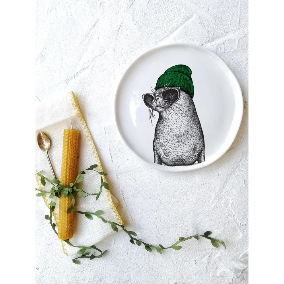 Fusska Handmade Ceramics - Engraving Seal Animal Plate