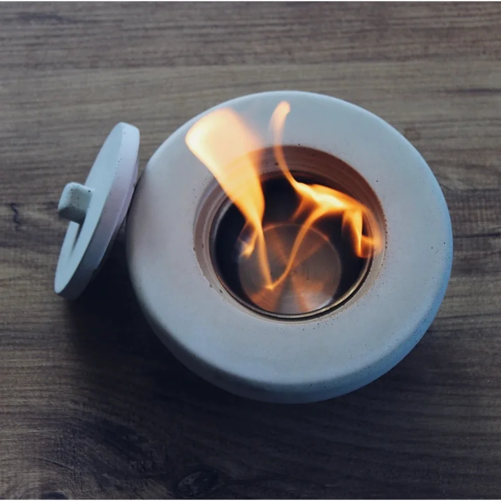 Tabart - Pure-fire V.2 Flueless Concrete Desktop Fireplace + 1lt Bioethanol Fireplace Fuel