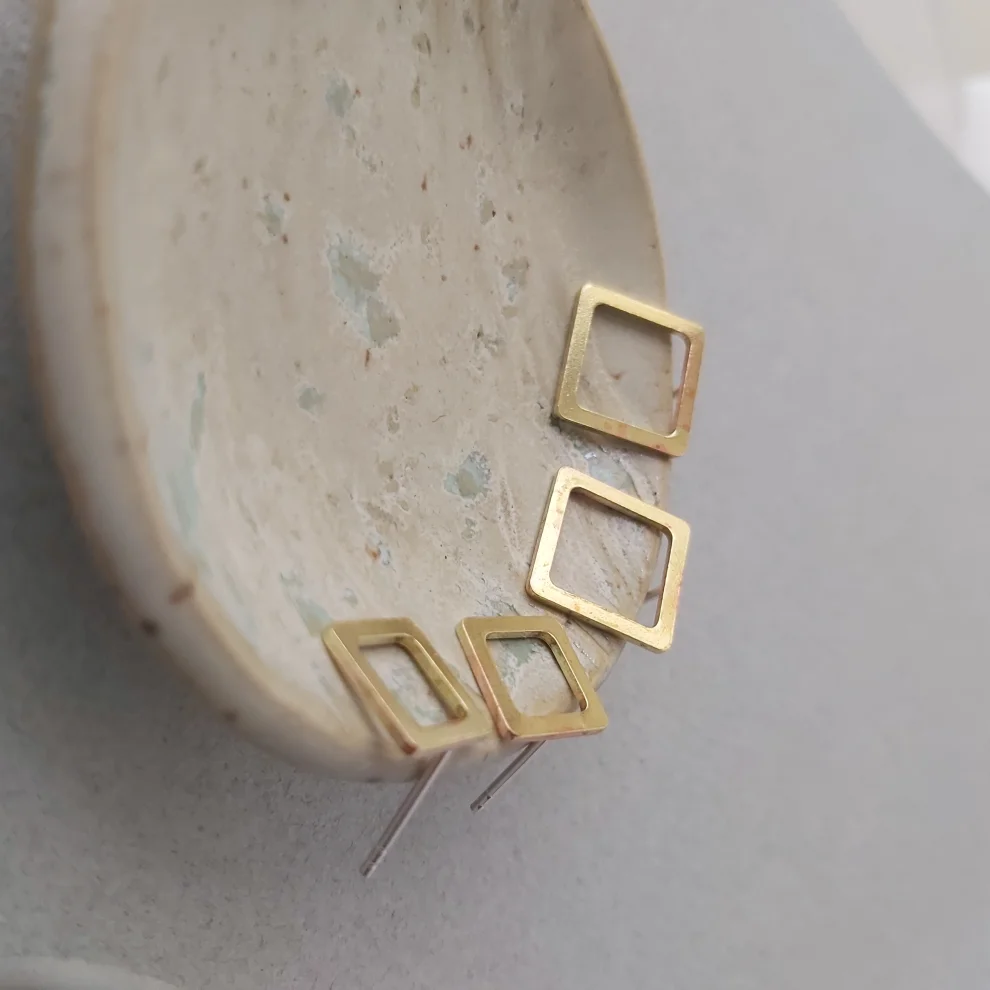 POJWoman by Pelin Özerson - That Easy Frame Earrings - Square