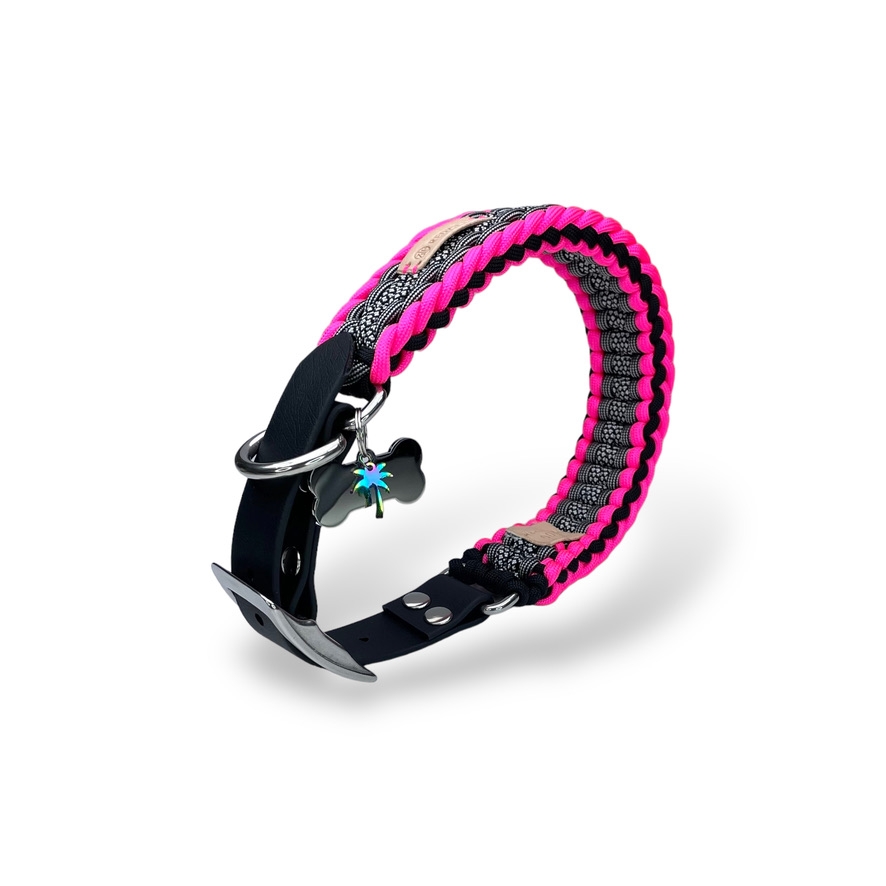 Pinker Paracord Dog Collar