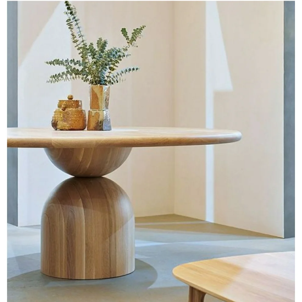 Sohomanje - Round Natural Wood Dining Table