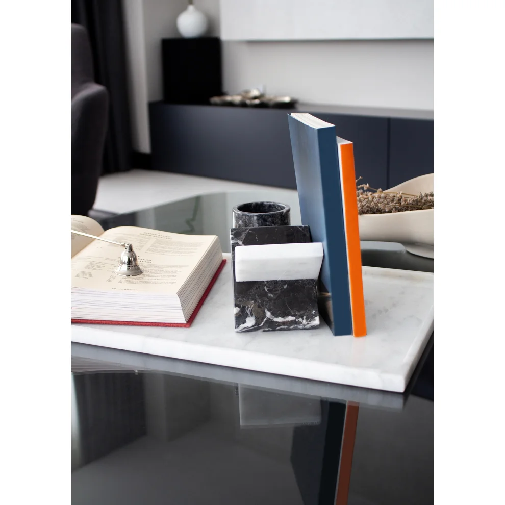 ODA.products - Nexa Book Holder