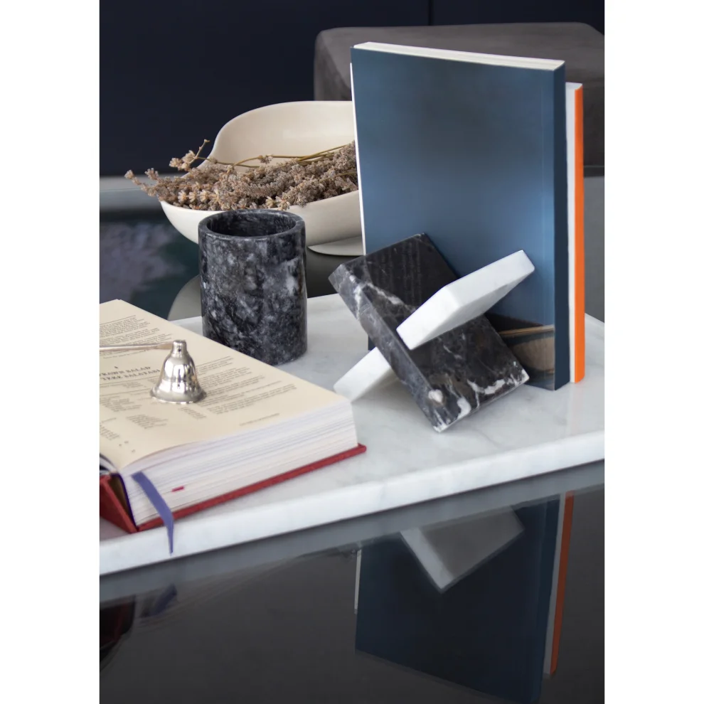 ODA.products - Nexa Book Holder