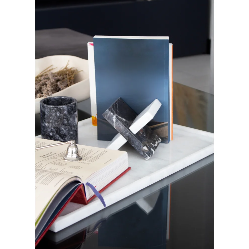 ODA.products - Nexa Book Holder