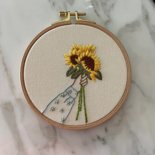 DEAR HOME - Sunflower Embroidery Hoop Art