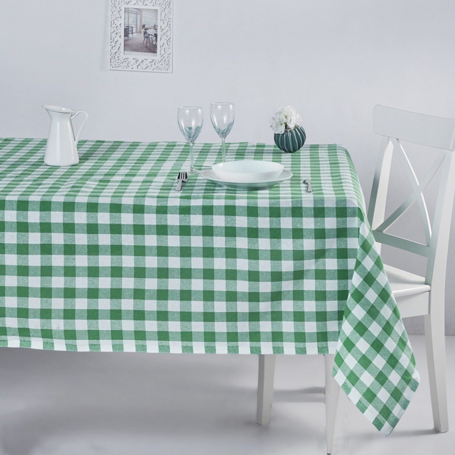 Checkred Table Cloth