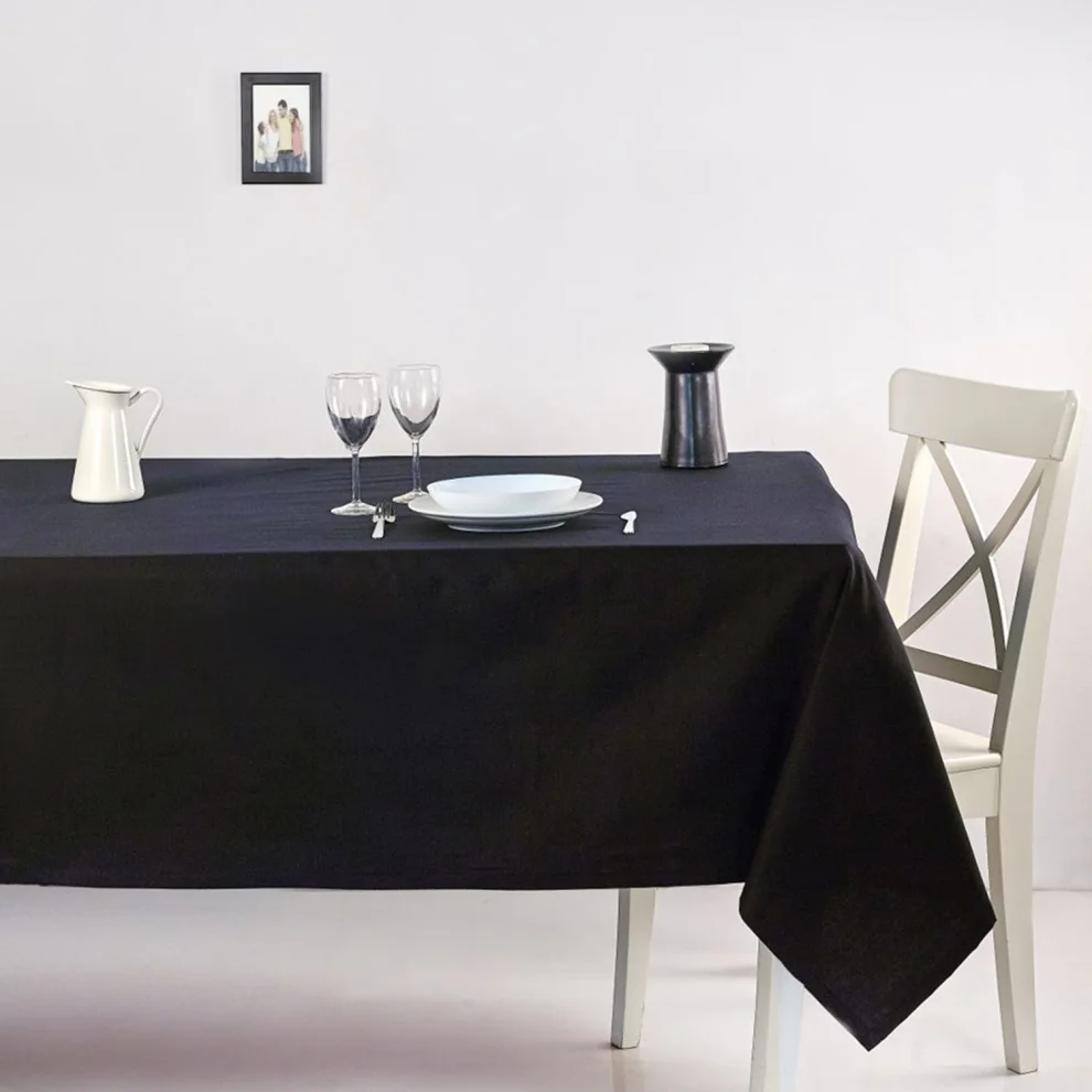 Denizli Concept - Roma Table Cloth 170x220 Black | hipicon