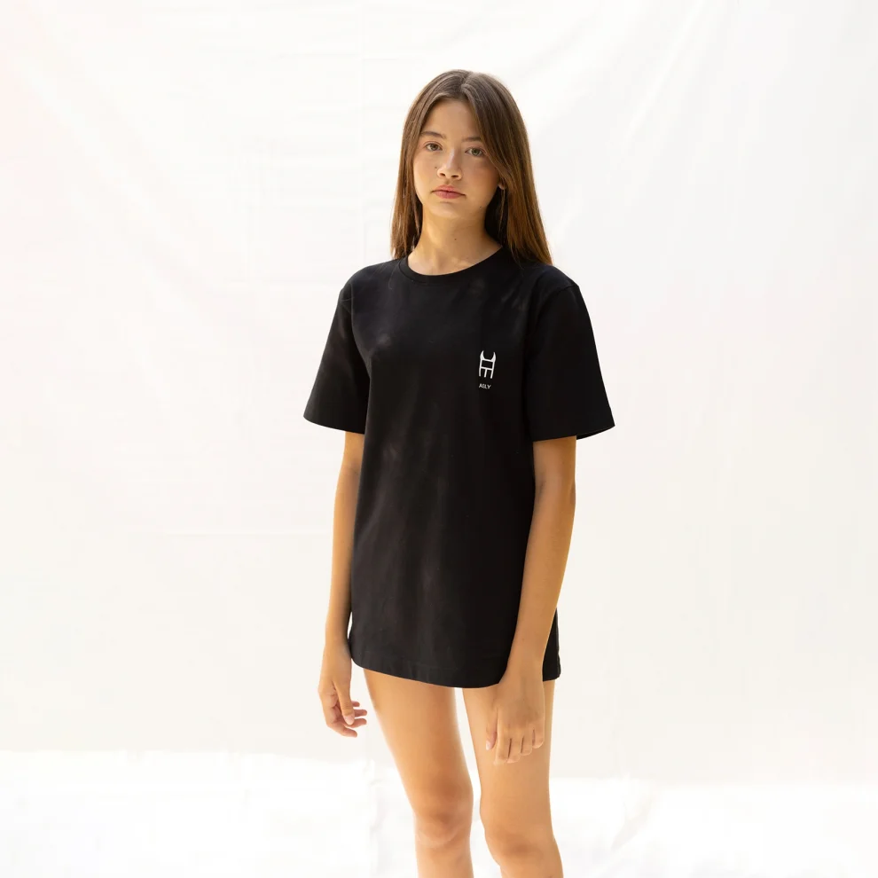 Aslı Yarış - Short Sleeve T-shirt