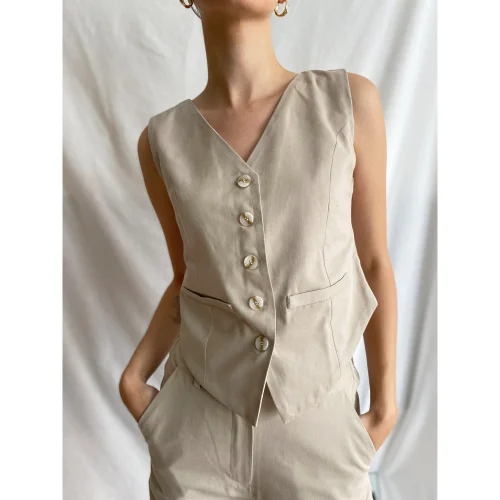 Delicate - Double Sided Vest