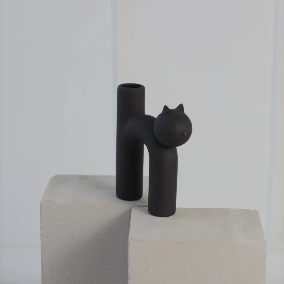 Halil Onat - Cat Vase