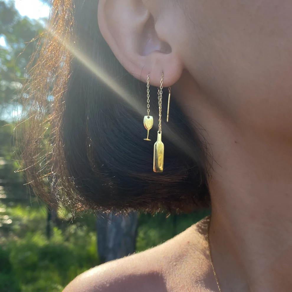 The AC Stories - Winekiss Earrings