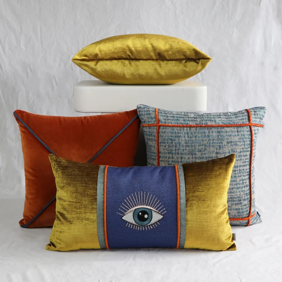 Boom Bastık - Buttoned Velvet Pillow