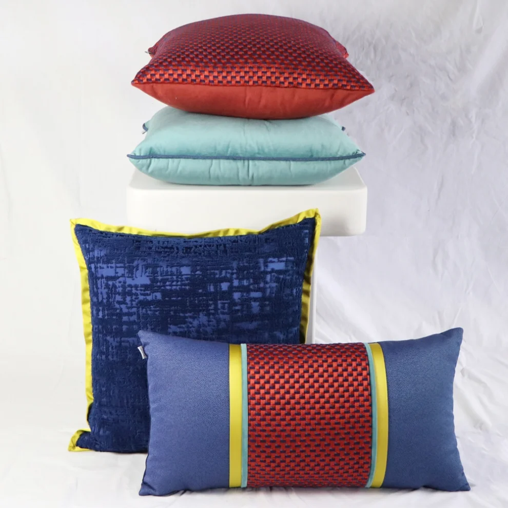 Boom Bastık - Buttoned Decorative Pillow