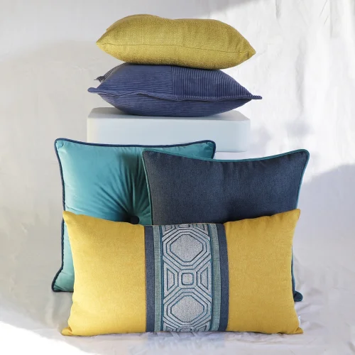 Boom Bastık - Buttoned Decorative Pillow