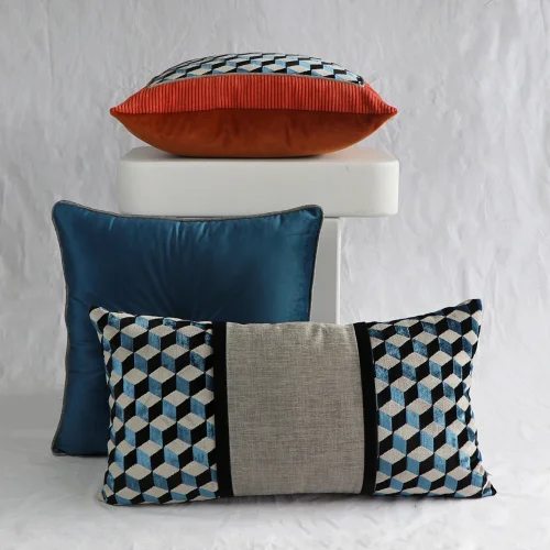 Boom Bastık - Buttoned Rubber Decorative Pillow