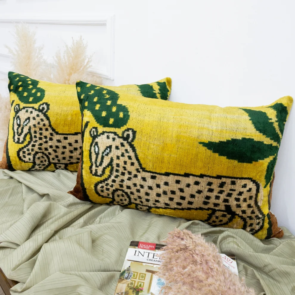 Soho Antiq - Derda Leopar Pattern Handmade Cushion