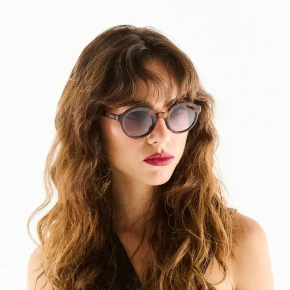 Okkia Eyewear - Lauro Unisex Round Havana Sunglasses