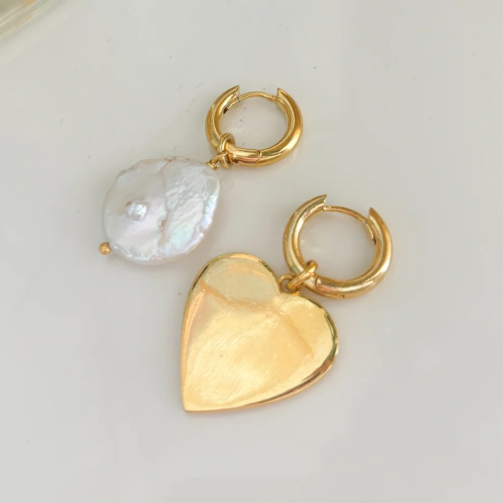 Pierre Violette - Ysabel Heart Pearl Earrings