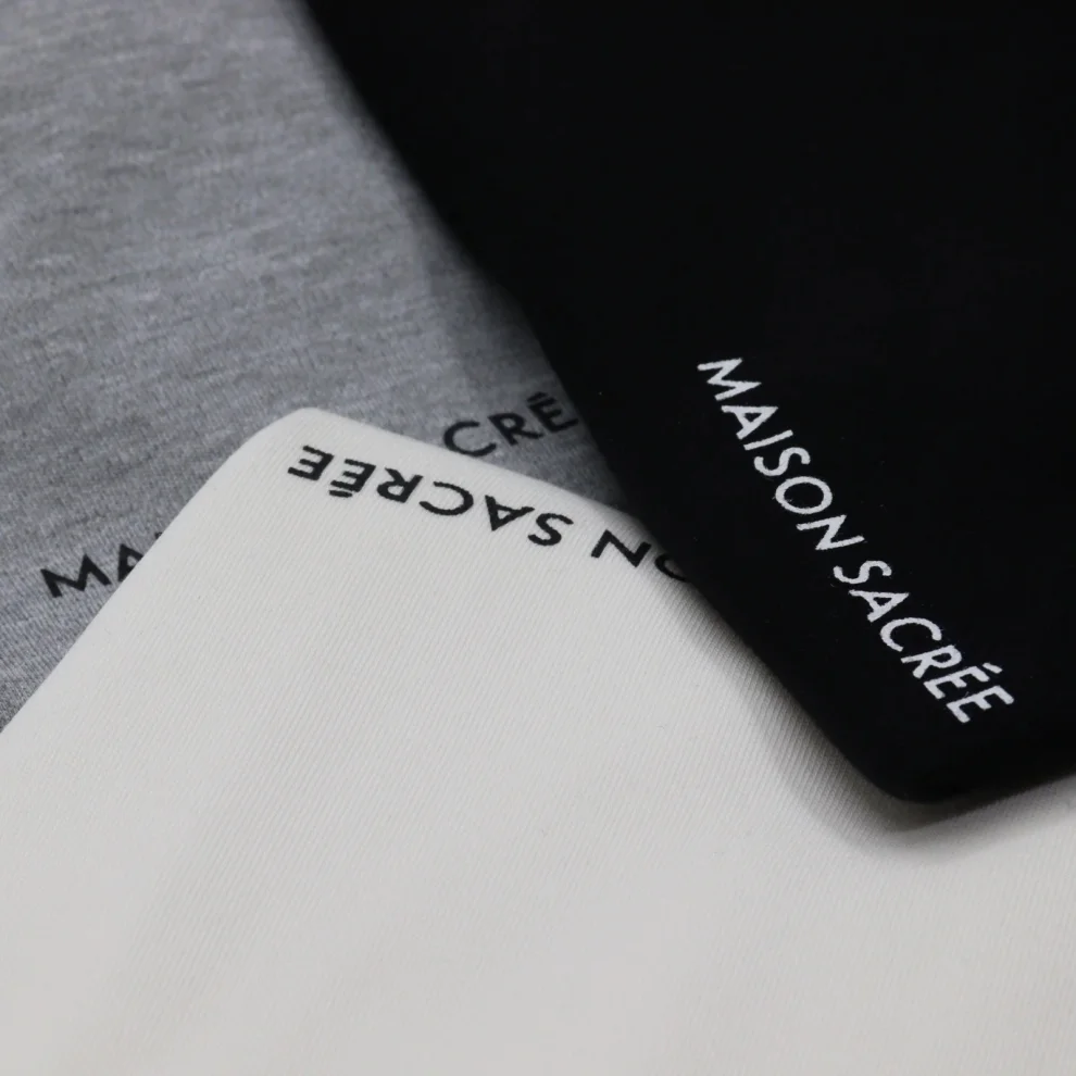 Maison Sacree - Basic T-shirt