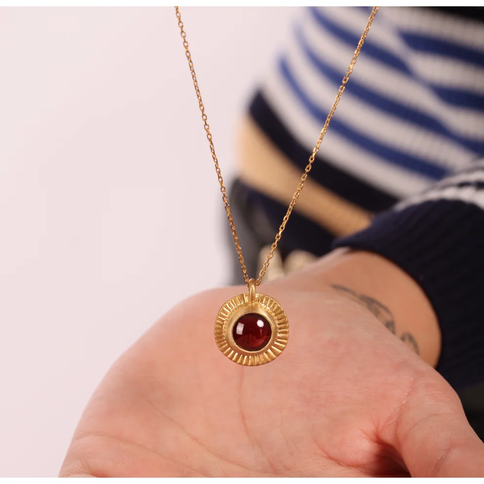 House of Mo - Garnet Eye Necklace