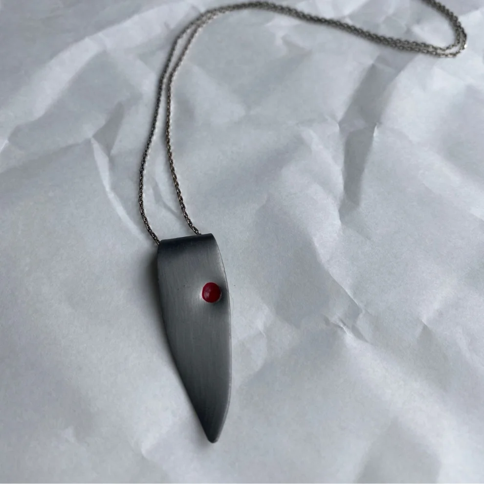 Lit Clue - Nonentity - Red Point Kolye