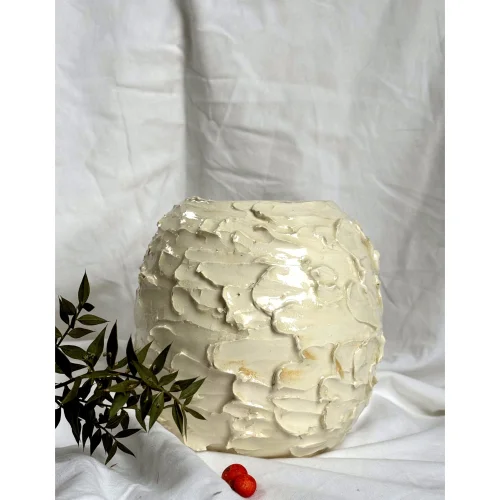 Elea Ceramic - Textured Vase