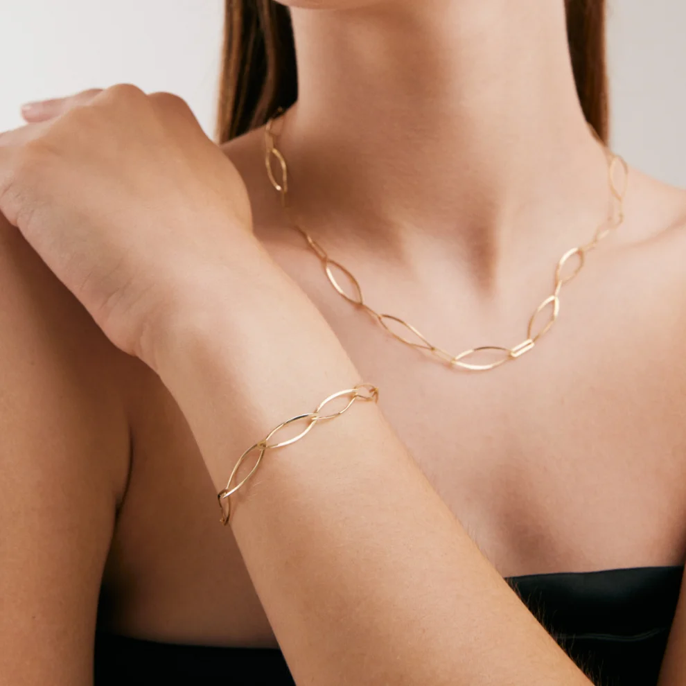 Orena Jewelry - Oval Station 14k Solid Gold Women's Bracelet