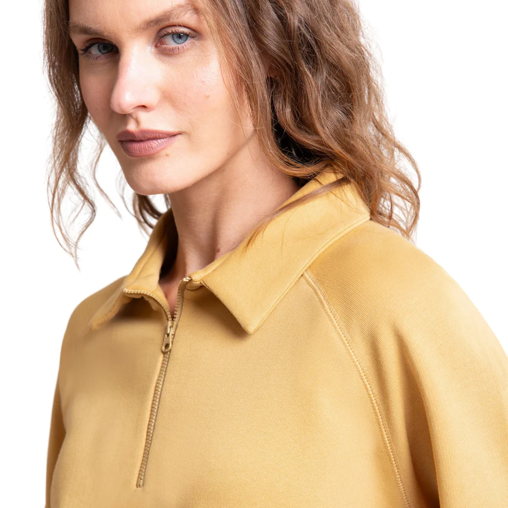 UNIQVIBE - Polo Neck Tee Organic Cotton Sweatshirt