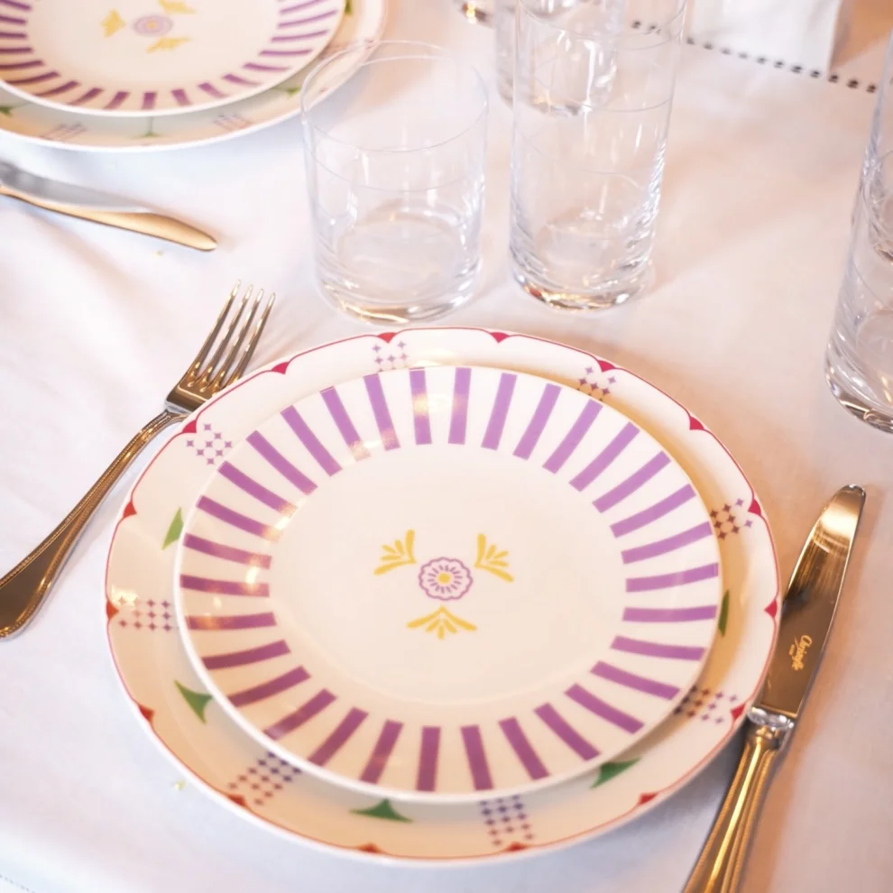 Saveria Living - Pink Etoile Porcelain Plate