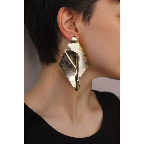 Kimi by Öykü Kaya - Antique Twist Earrings