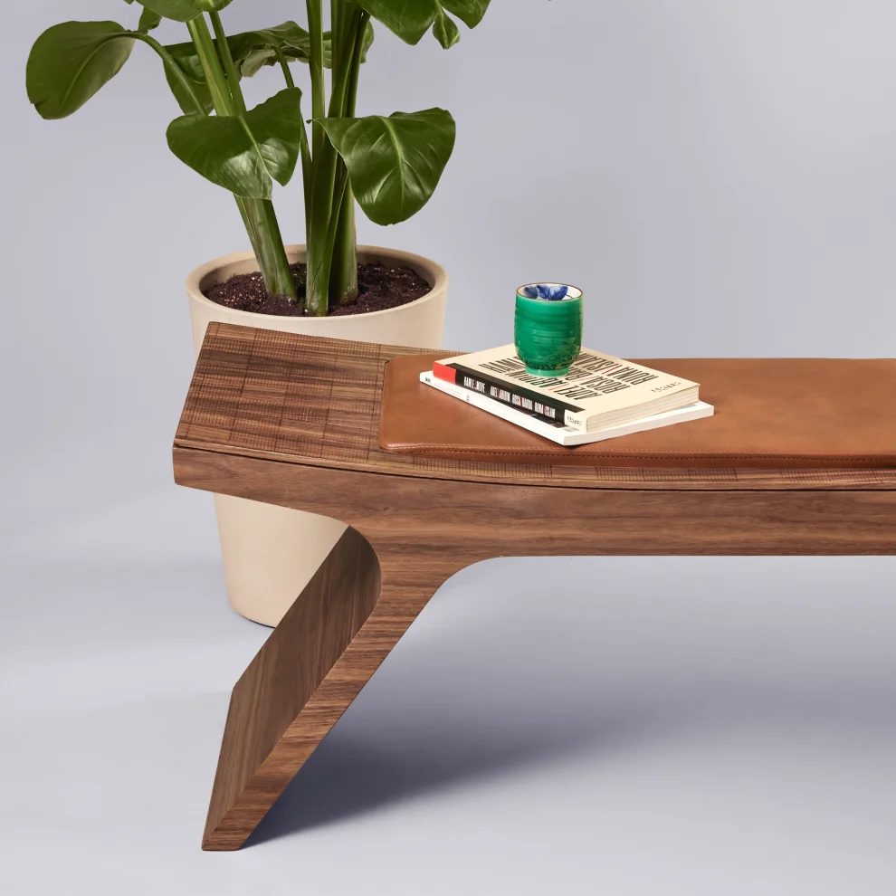 Gaen Studio - Kobe Bench