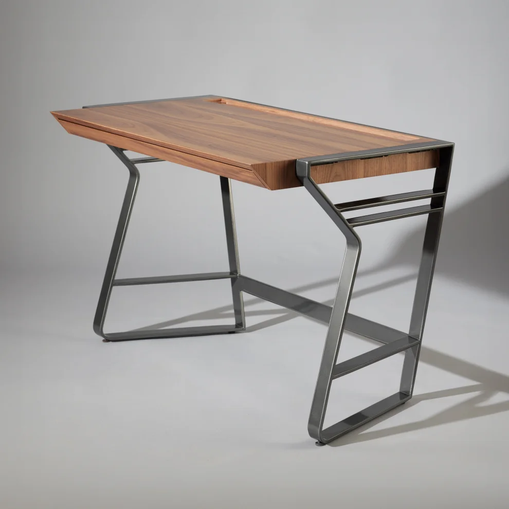 Gaen Studio - Sto Writing Desk