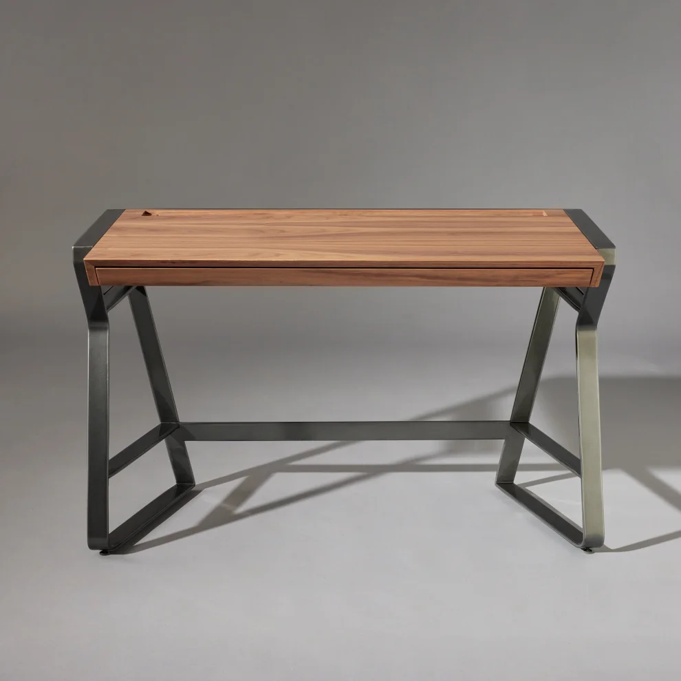 Gaen Studio - Sto Writing Desk