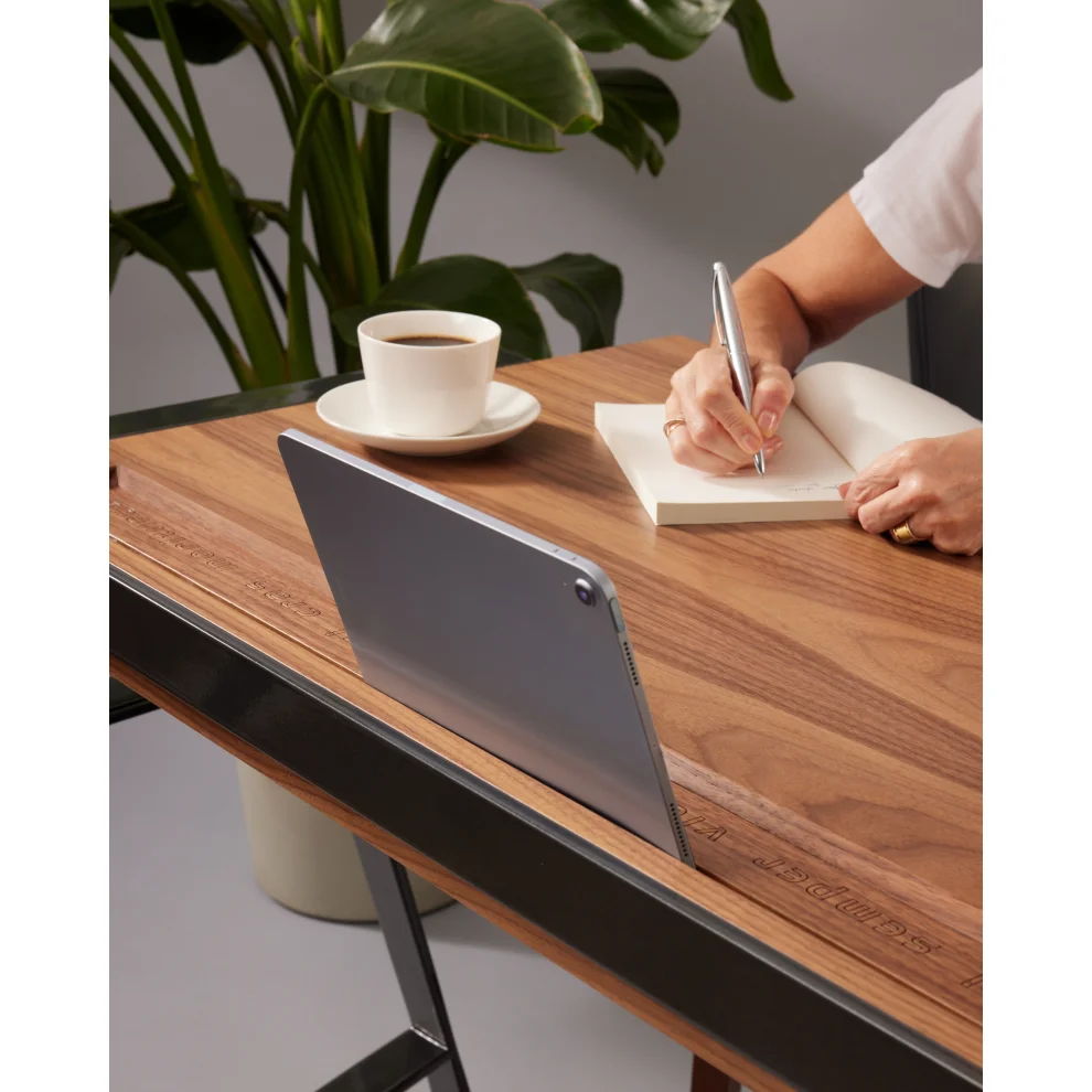 Gaen Studio - Sto Writing Desk