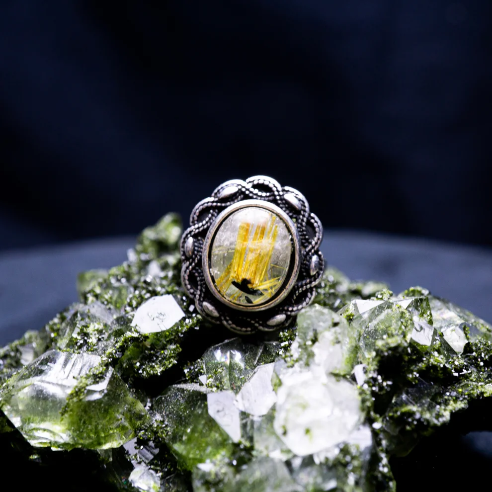 İndafelhayat - Floral Pattern Golden Rutile Quartz Ring