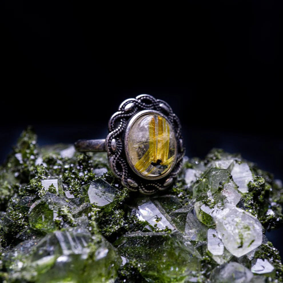 İndafelhayat - Floral Pattern Golden Rutile Quartz Ring