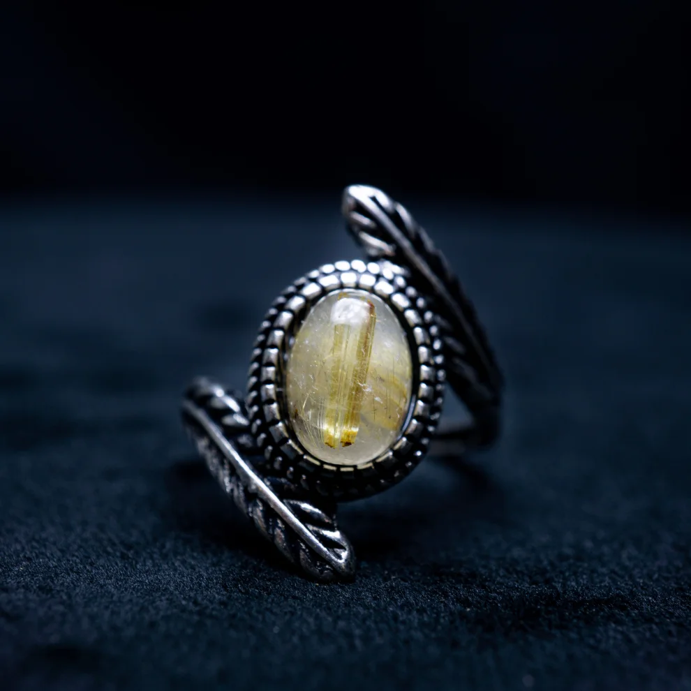 İndafelhayat - Leaf Patterned Golden Rutile Quartz Ring