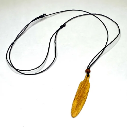 Miebox Rituals - Wings Of The Spirit: Palo Santo Large Feather Necklace