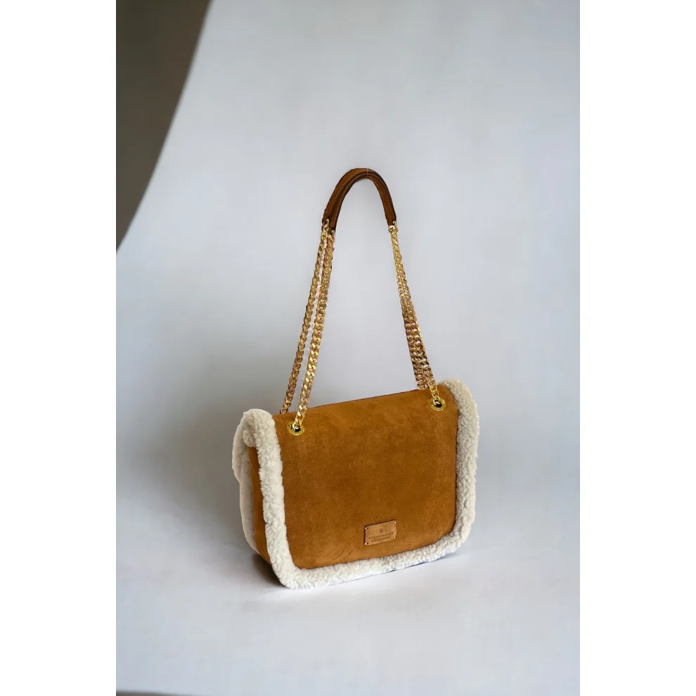 Bloomsbury İstanbul - Les Alpes Suede Shearling Shoulder Bag