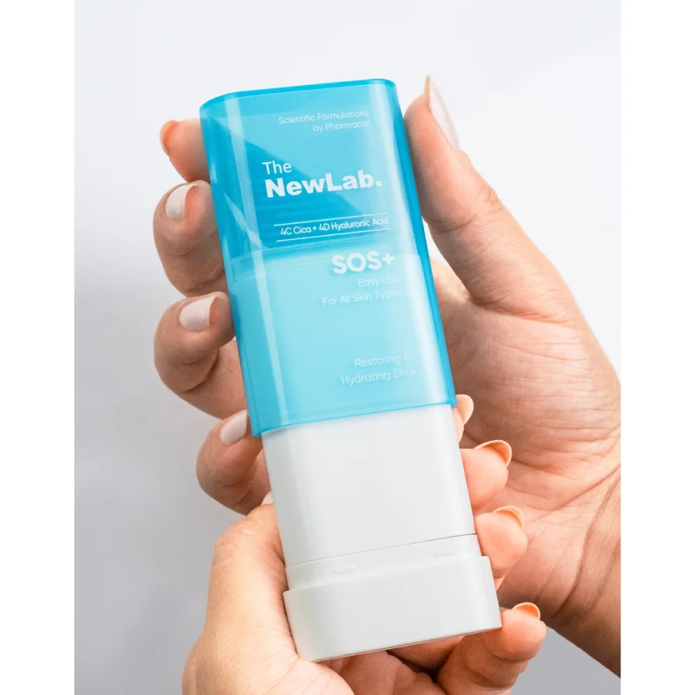 The NewLab - Onarıcı Ve Nemlendirici Stick Güneş Kremi 4c Cica 4d Hyaluronic Acid