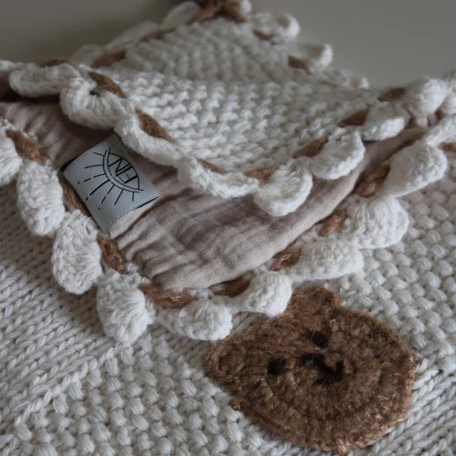 Fin All Design - Teddy Bear Hand-knitted Blanket