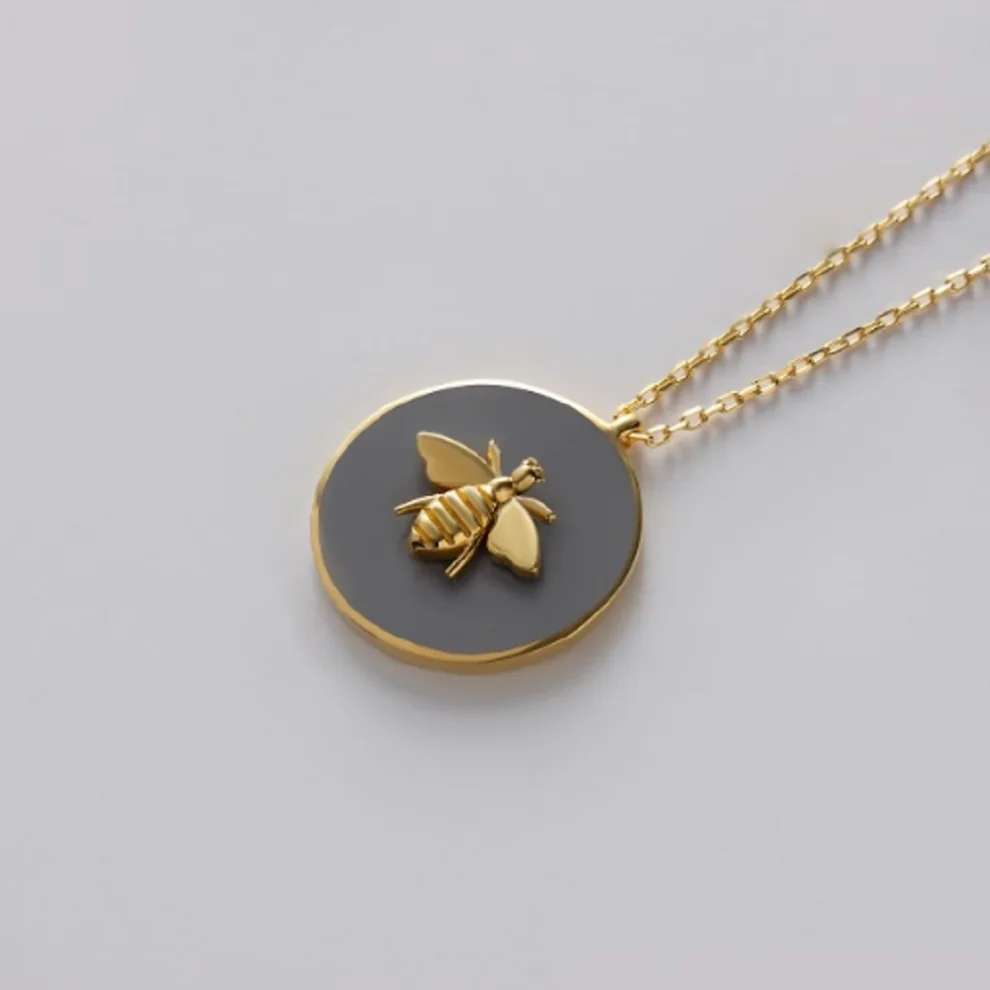 Möma Atelier - Let It Bee Necklace