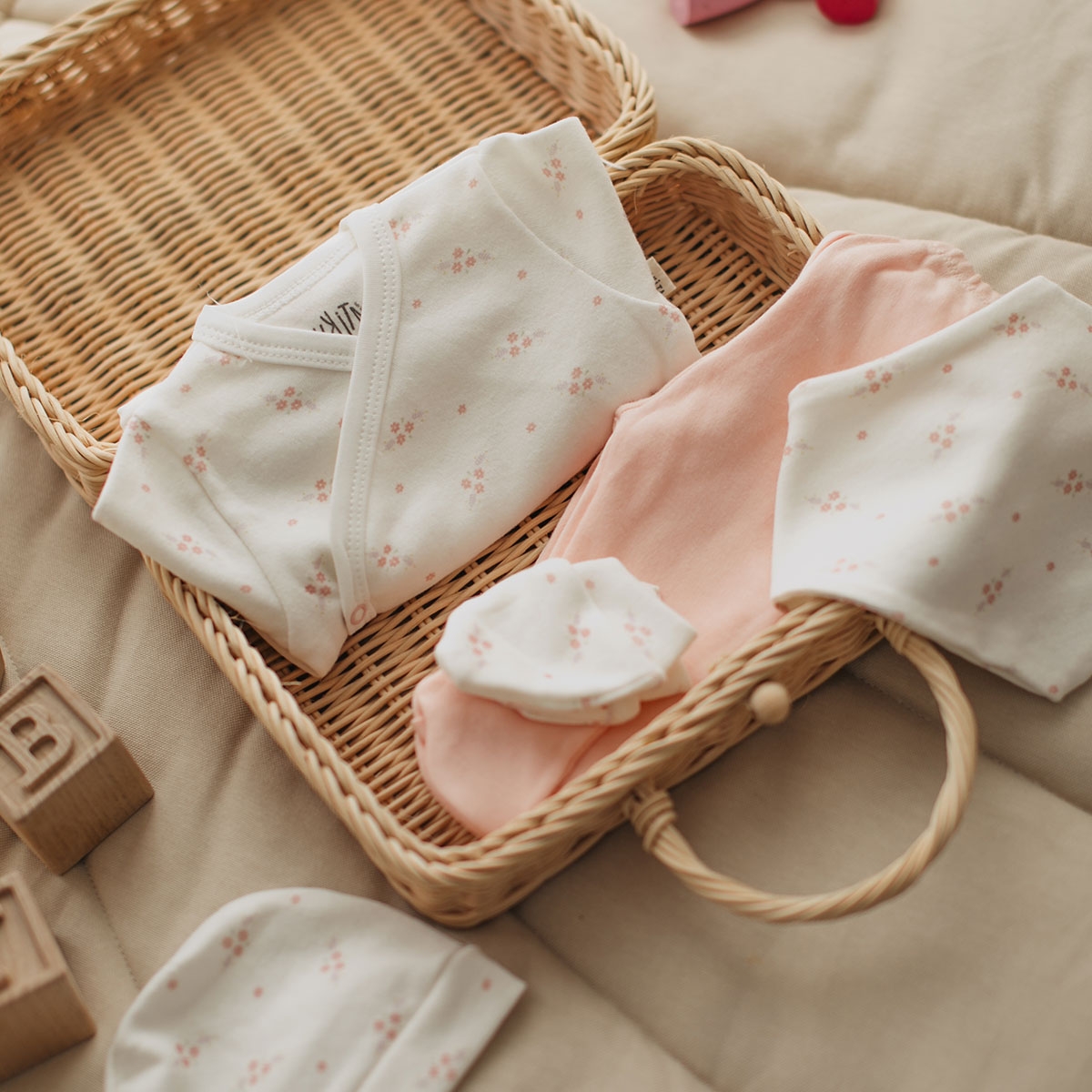 5-piece Newborn - Flowers Hospital Release Set