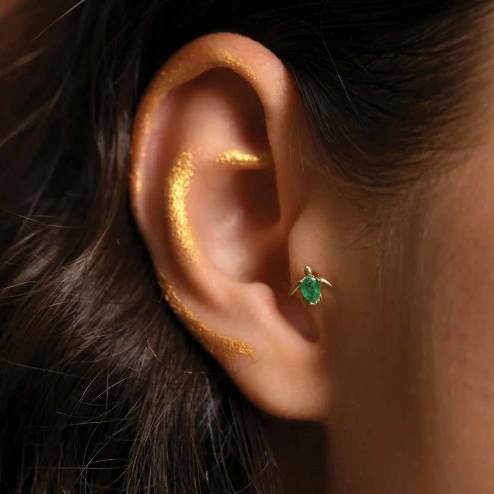 Studio D'oro - Caretta Emerald 14k Gold Piercing