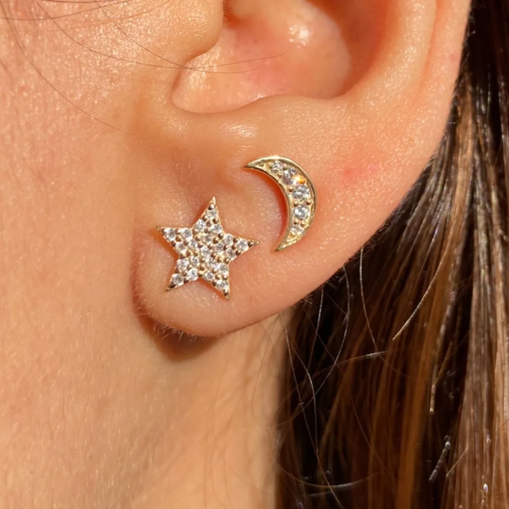 Studio D'oro - Luna Stud Earrings