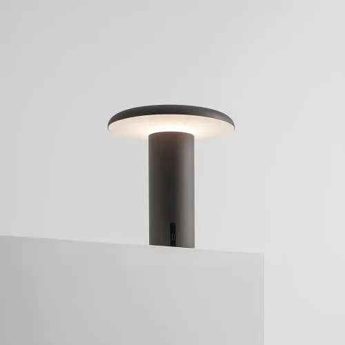 Artemide - Takku Desktop Lighting