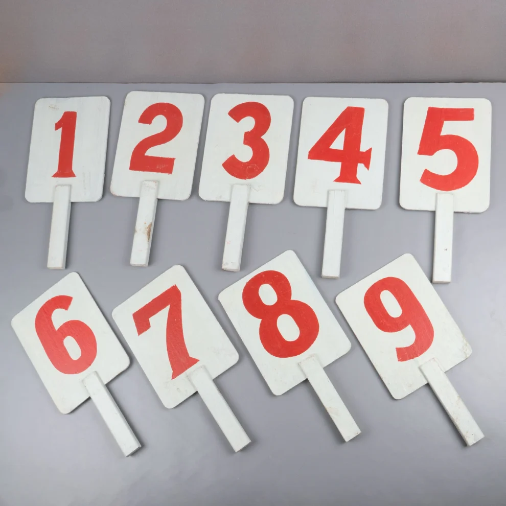 Gınni Dudu - Set Of 18 Auction Bidding Numbers