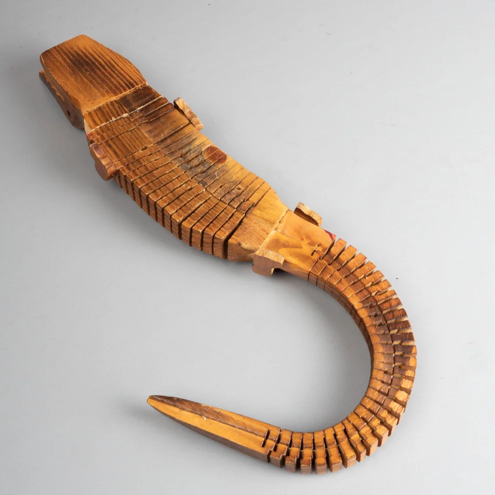 Gınni Dudu - Wooden Crocodile